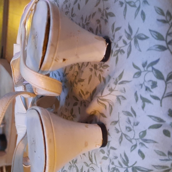 Preview white sandals size 12m - Picture 6 of 9